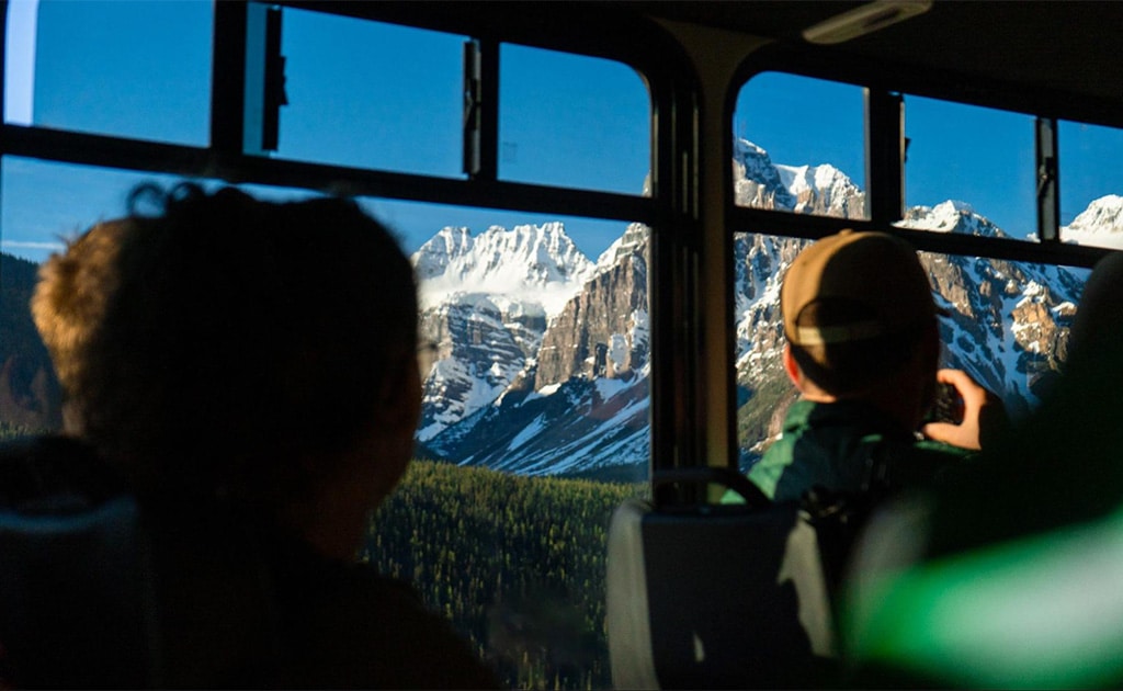 Moraine Lake Bus ride to Moraine Lake and the Rockpile Trail