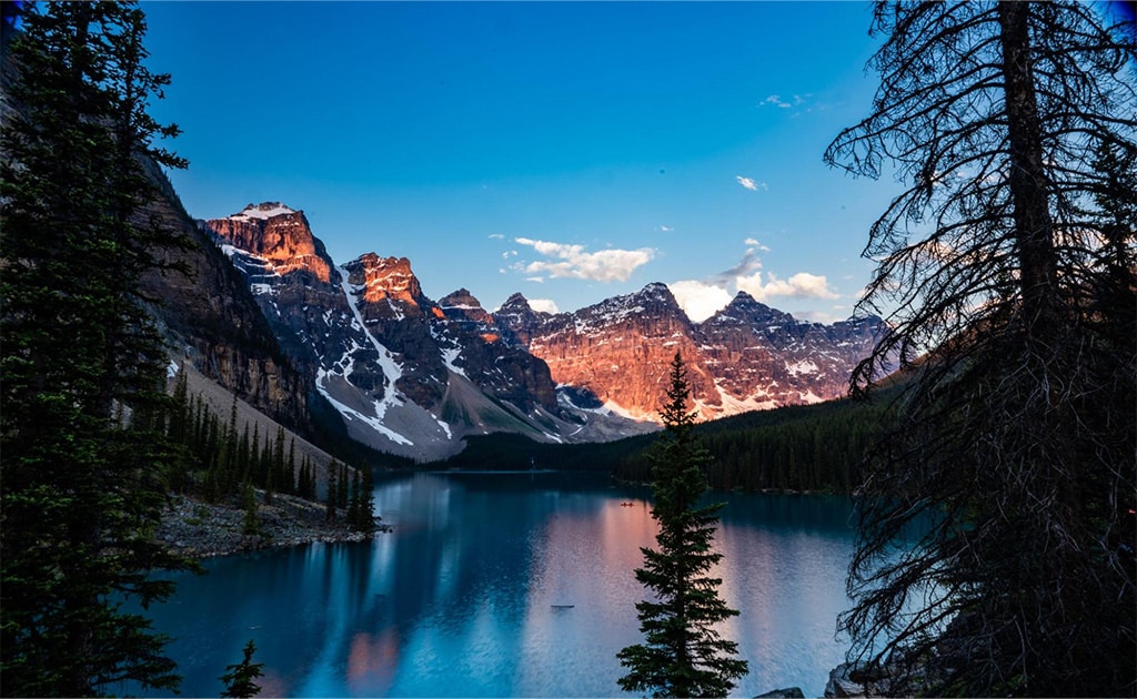 Moraine lake rockpile trail