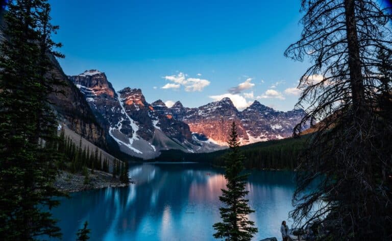Things to do at Moraine Lake