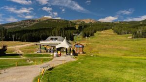 The Lake Louise Summer Gondola & Hiking: Your Ultimate Guide - Moraine